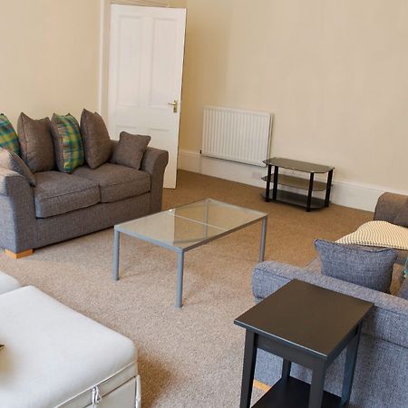 3 Bedroom Apartment Accommodates 8 Edinburgh Bagian luar foto