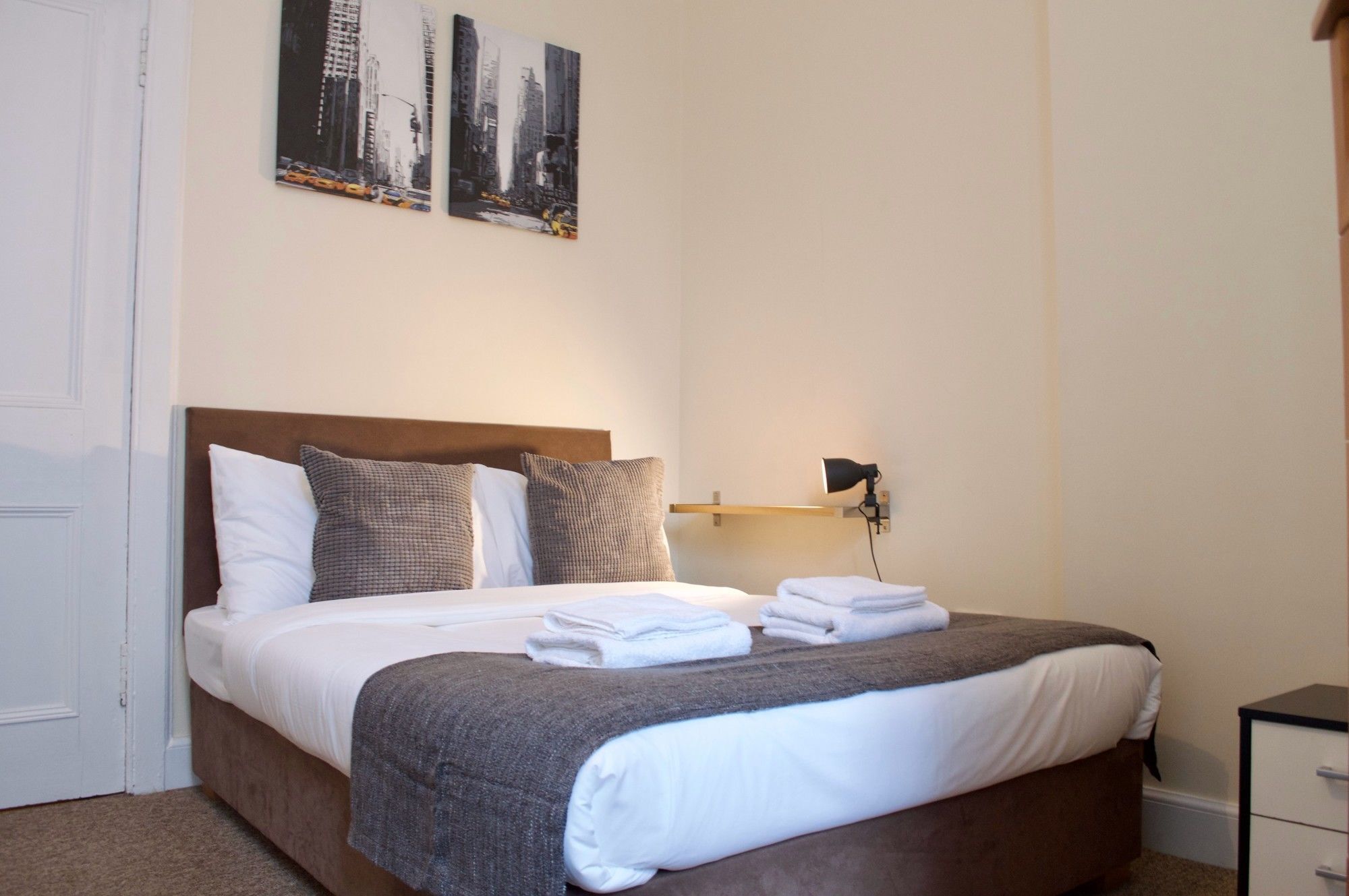 3 Bedroom Apartment Accommodates 8 Edinburgh Bagian luar foto